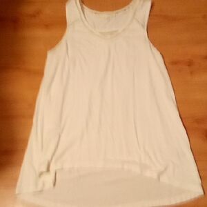 Elegant Cream Blouse with Classic Design